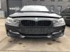 BMW 3er F30 F31 Sportline Sport Stoßfänger vorn Nebel SRA 668 schwarz Schaden